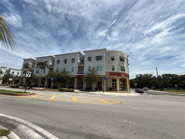 5978 SW 64th St in Miami, FL - Building Photo - Building Photo