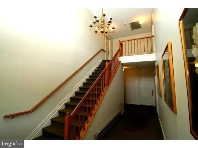 812 Eagles Chase Dr in Trenton, NJ - Building Photo - Building Photo