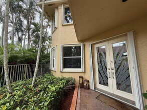 2454 Bay Isle Ct in Weston, FL - Building Photo - Building Photo