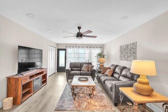 13719 Via Aurora in Delray Beach, FL - Building Photo - Building Photo