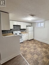 124 Berczy St in Barrie, ON - Building Photo - Building Photo