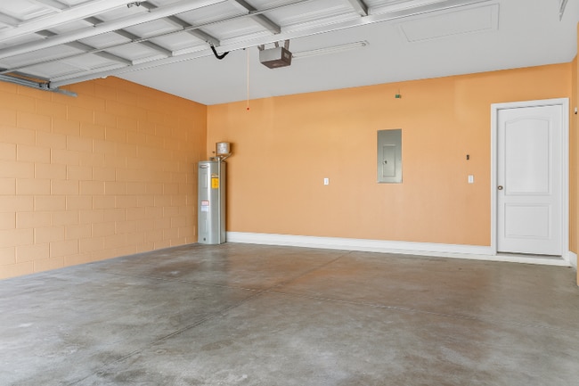 2926 Siesta View Dr in Kissimmee, FL - Foto de edificio - Building Photo