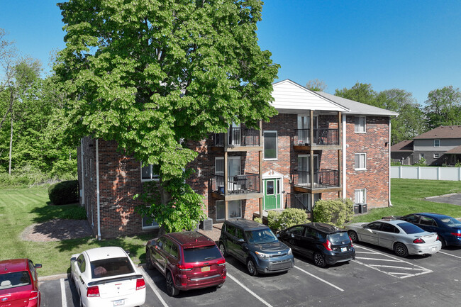 Aspen Pointe Apartments in Indianapolis, IN - Building Photo - Building Photo