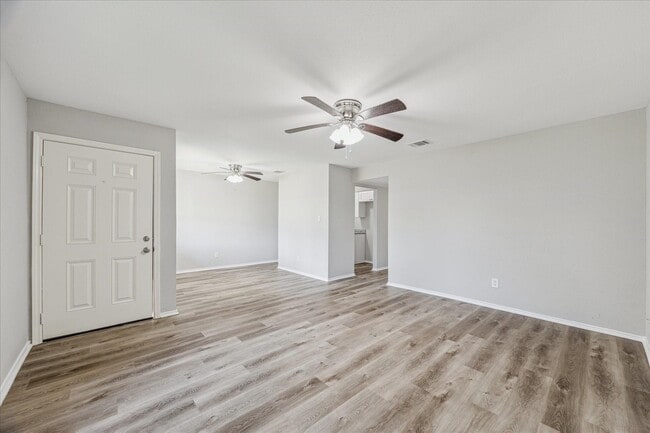 6022 Meadowbrook in Hitchcock, TX - Building Photo - Building Photo