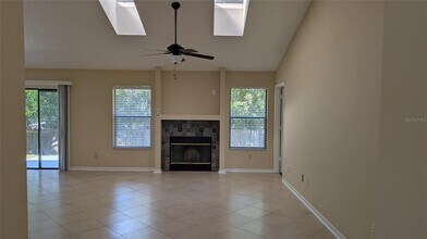 840 Lake Jackson Cir in Apopka, FL - Foto de edificio - Building Photo