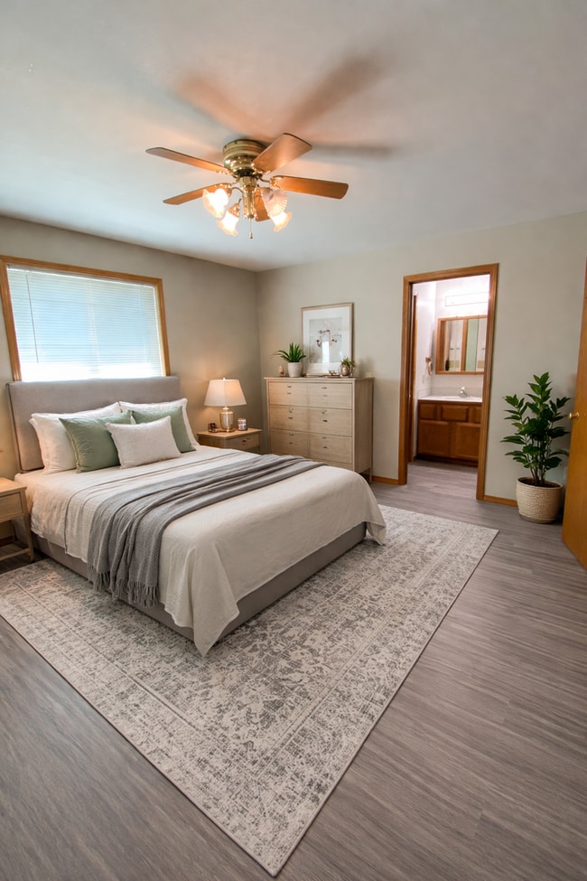 property at 605 N 11th St