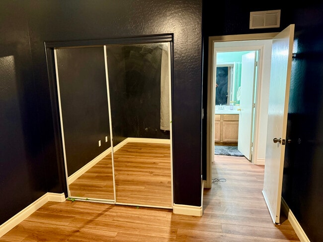 property at 5163 W Illini St