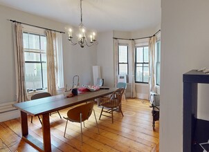31 Athens St, Unit SF in Cambridge, MA - Foto de edificio - Building Photo