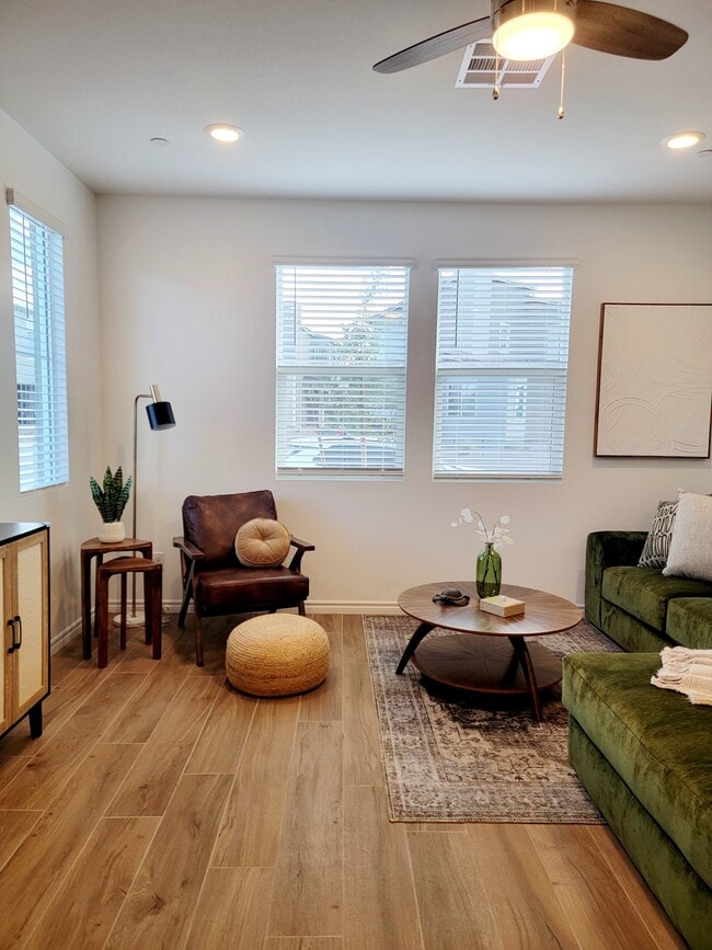277 Mount Barcroft Dr, Unit #2 in Henderson, NV - Building Photo - Building Photo