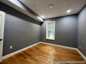 341 Cambridge St, Unit 3 in Cambridge, MA - Building Photo - Building Photo