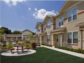 Crestshire Village in Dallas, TX - Building Photo
