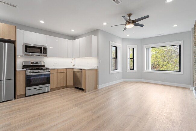 1558 W Juneway Terrace in Chicago, IL - Building Photo - Building Photo