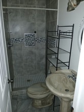 1012 S 17 1/2 St in McAllen, TX - Foto de edificio - Building Photo