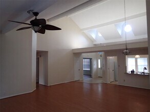 2130 Greencove Ln in Sugar Land, TX - Foto de edificio - Building Photo