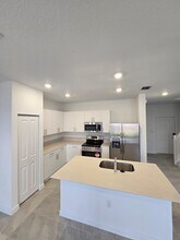 140 SE 10th St in Florida City, FL - Building Photo - Building Photo