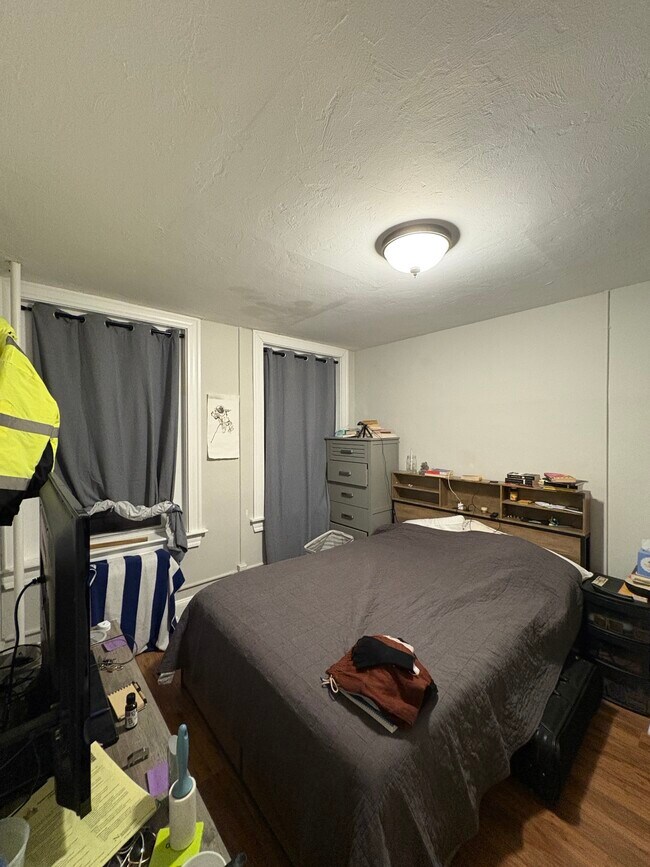 42B Maple St, Unit 1 in Malden, MA - Building Photo - Building Photo