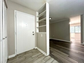 4806 Spring Lake Dr in Charlotte, NC - Building Photo - Building Photo