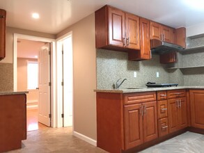 271 Westridge Ave-Unit -In-Law Apartment in Daly City, CA - Building Photo - Building Photo