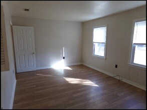 1320 Adams St in Little Rock, AR - Foto de edificio - Building Photo