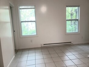 1235 Bank St in Waterbury, CT - Foto de edificio - Building Photo
