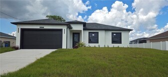 1631 NE 34th St in Cape Coral, FL - Building Photo