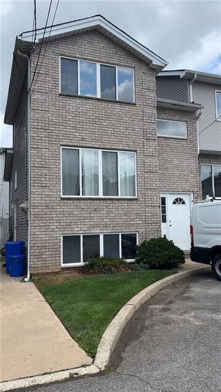 property at 22 Ovas Ct