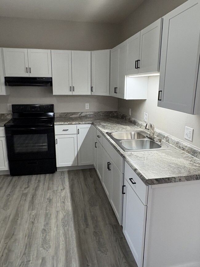 801 Mulberry Ave, Unit A in Muscatine, IA - Building Photo - Building Photo