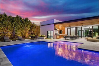 1941 NE 196th Terrace in Miami, FL - Building Photo - Building Photo