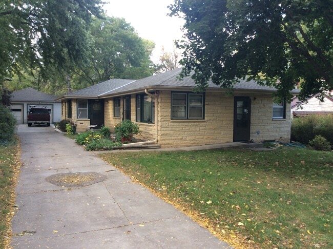 3480 Woods Ave, Unit 3480 Woods Ave