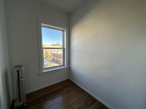 2712 N Milwaukee Ave in Chicago, IL - Building Photo - Building Photo