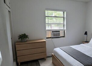 664 W 2nd St in West Palm Beach, FL - Building Photo - Building Photo