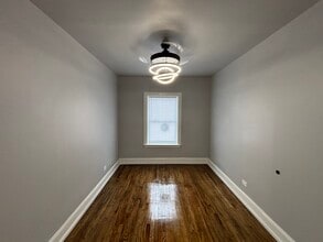 673 Delaware St, Unit 1S in Gary, IN - Foto de edificio - Building Photo