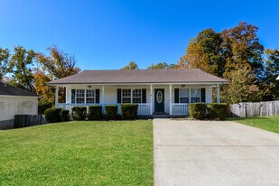 1018 Granny White Rd in Clarksville, TN - Building Photo