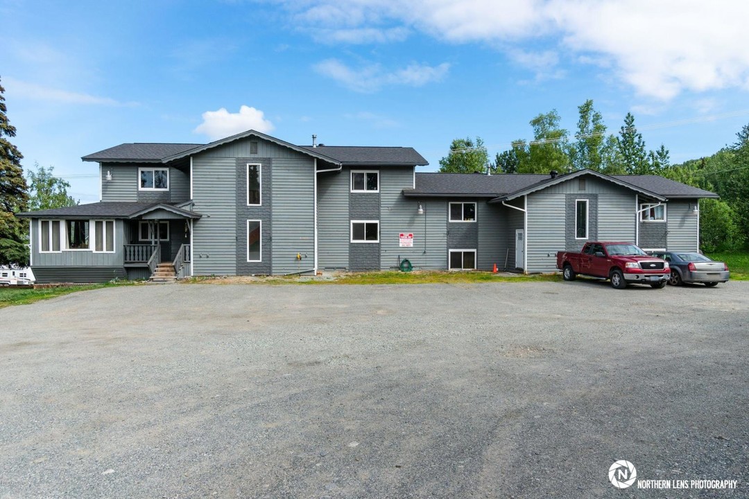 17423 Coronado Rd in Eagle River, AK - Building Photo