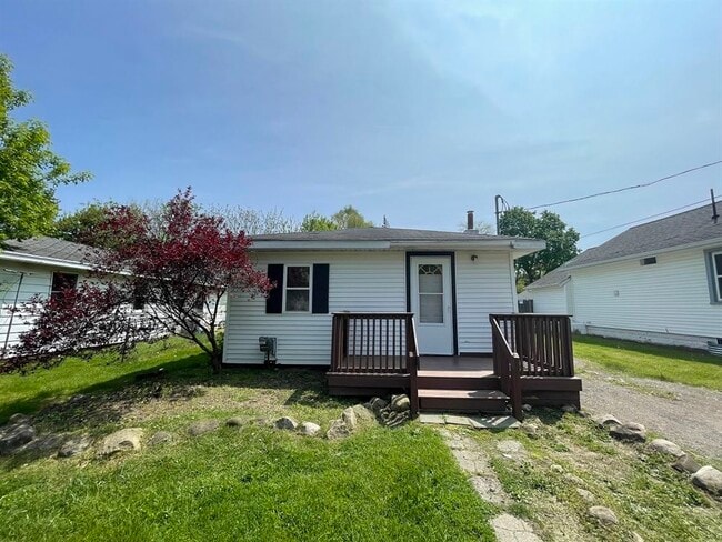 property at 603 E Golf Ave