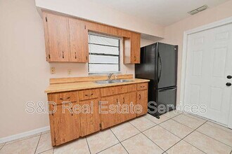 1018 Sunshine Way SW in Winter Haven, FL - Building Photo - Building Photo