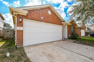 9039 Martin Heights Dr in Houston, TX - Building Photo - Building Photo