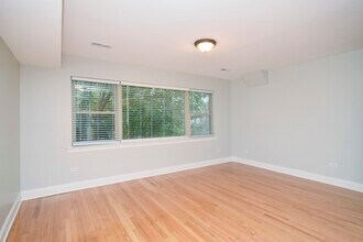 1343 W Winona St in Chicago, IL - Building Photo - Building Photo