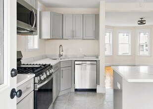 57 Yale St in Medford, MA - Building Photo - Building Photo