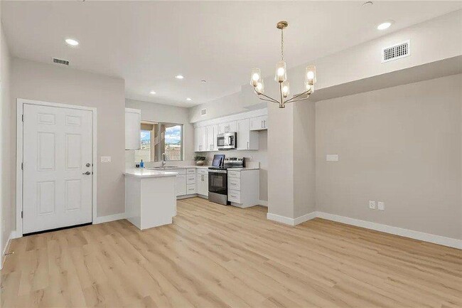 3360 Landon Dr W in Bullhead City, AZ - Building Photo - Building Photo