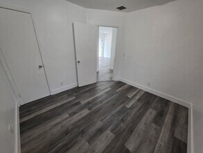 1021 Henrietta Ave in West Palm Beach, FL - Building Photo - Building Photo