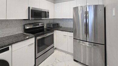 2501 S Ocean Dr, Unit 503 in Hollywood, FL - Building Photo - Building Photo