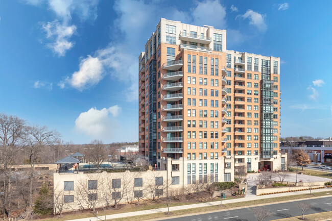 The Paramount in Reston, VA - Foto de edificio - Building Photo