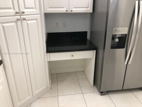 10770 NW 66th St in Doral, FL - Building Photo - Building Photo