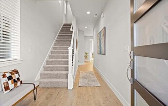 13911 SW 172nd Ave in Sherwood, OR - Foto de edificio - Building Photo