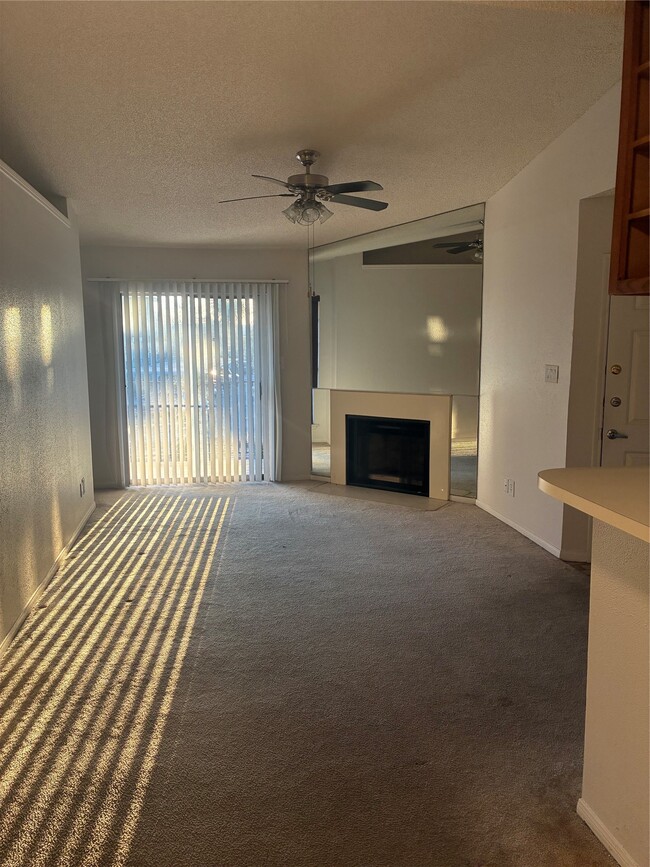 2121 Hepburn St in Houston, TX - Foto de edificio - Building Photo