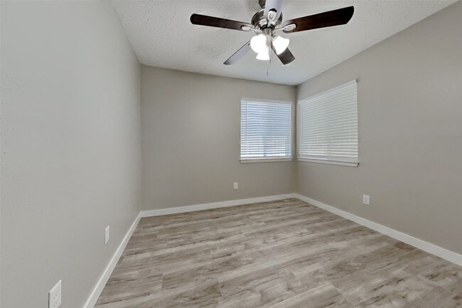 10207 Horseshoe Bend Dr