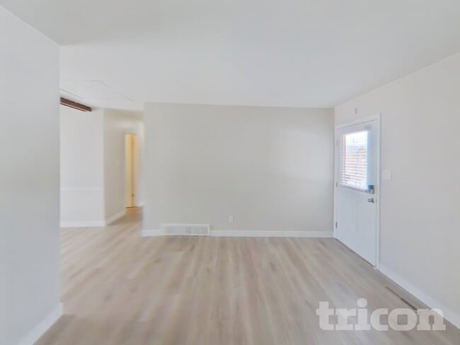 5225 Mira Loma Cir in Colorado Springs, CO - Foto de edificio - Building Photo