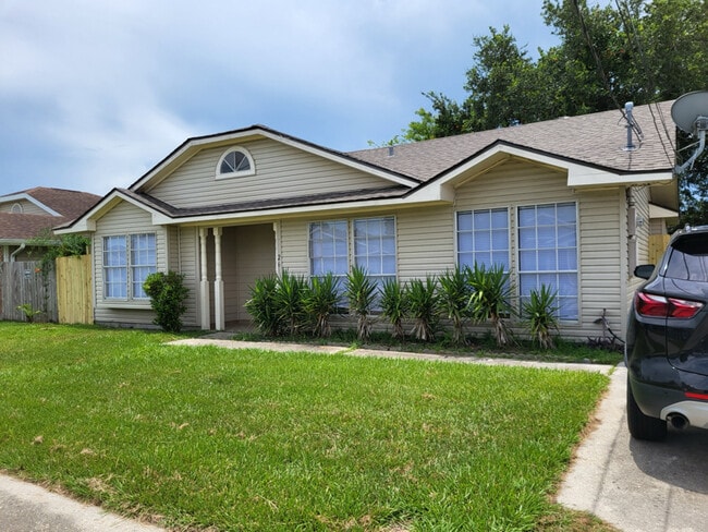 property at 26 Sharen Pl