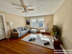4907 Washington St, Unit 3R in Boston, MA - Foto de edificio - Building Photo